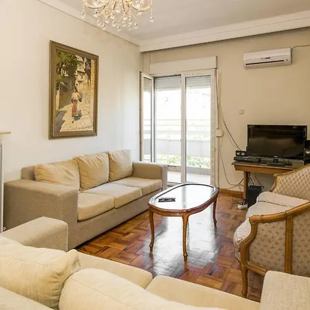 Apartment In The Heart Of *